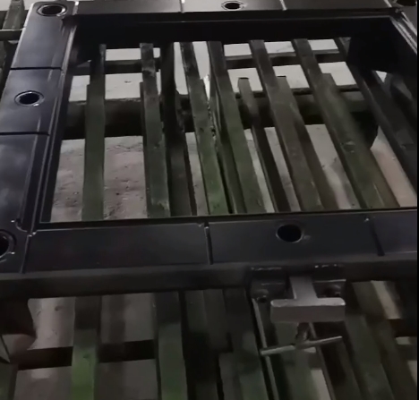 硅膠模具噴涂特氟龍涂層