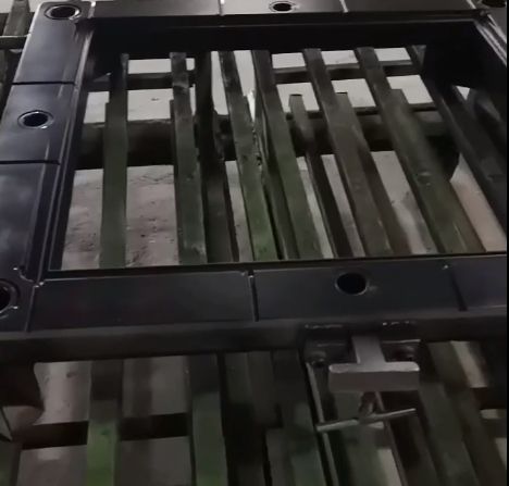 硅膠模具噴涂特氟龍涂層